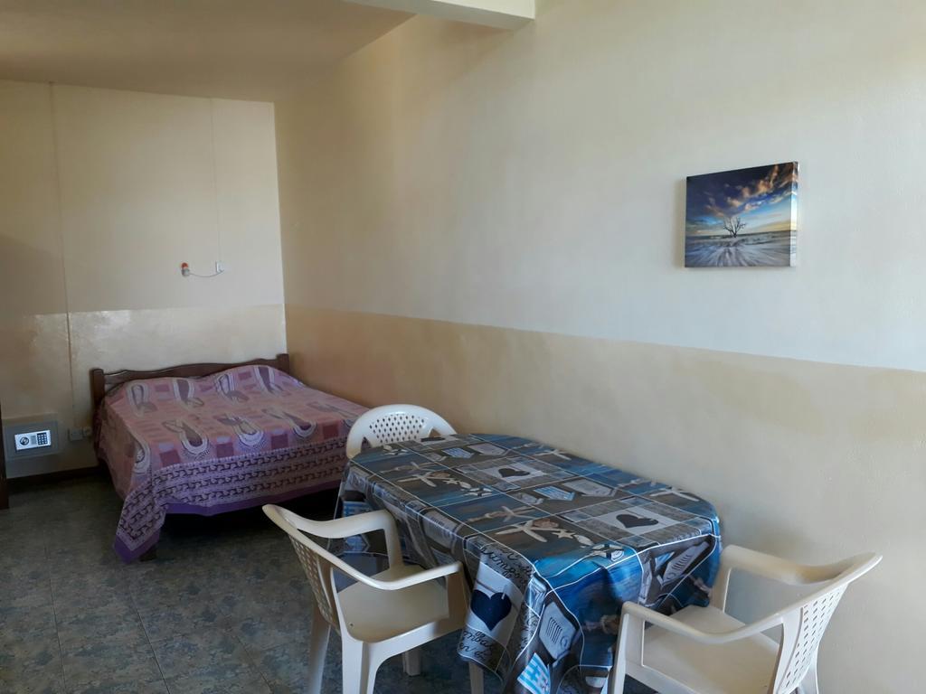 Allamanda Apartments - 100M Bain Boeuf Beach Dış mekan fotoğraf